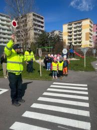 Malí cyklisti, veľké zážitky: Ako detské dopravné ihrisko v Hnúšti učí deti bezpečne sa pohybovať v premávke